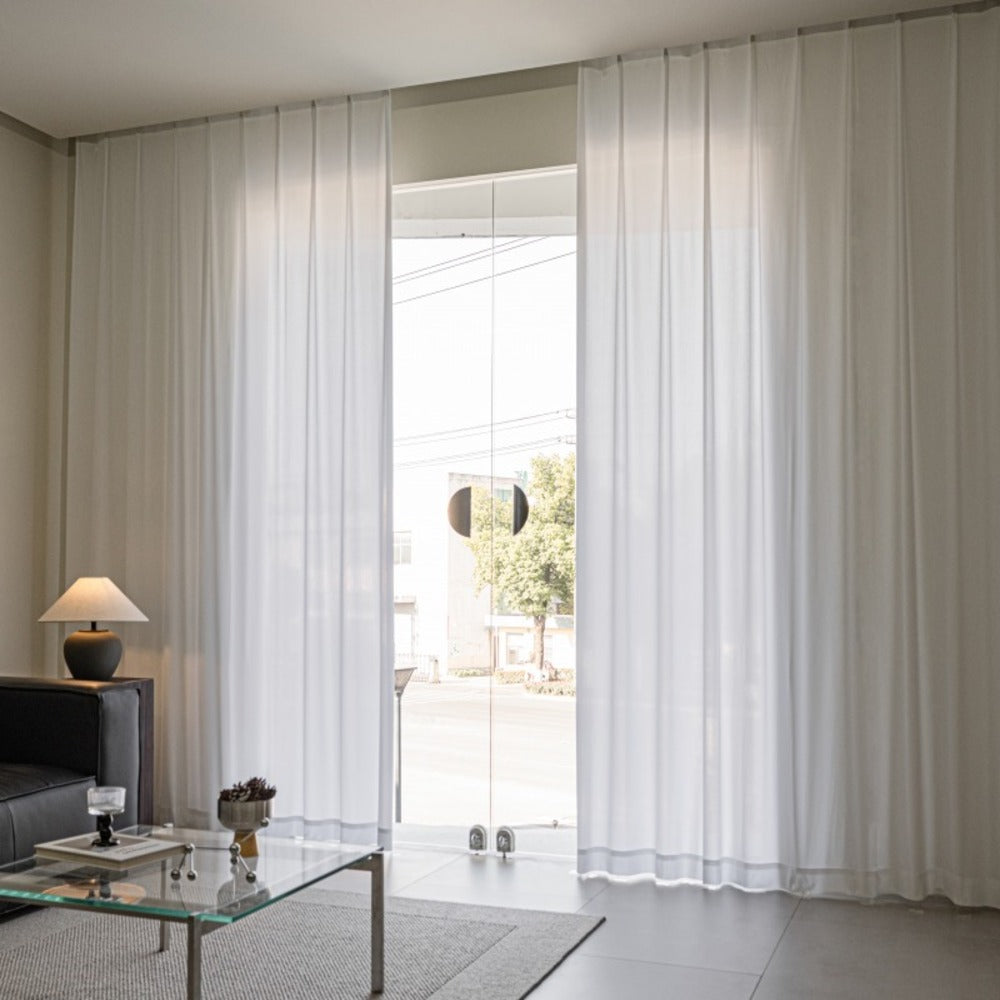 R-8　高機能防炎ホワイトレース・ボーダー