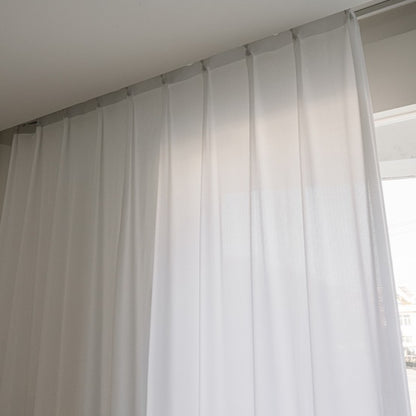 R-8　高機能防炎ホワイトレース・ボーダー